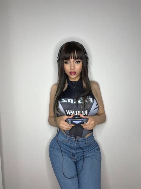 laradiablaa|@laradiabla00 .